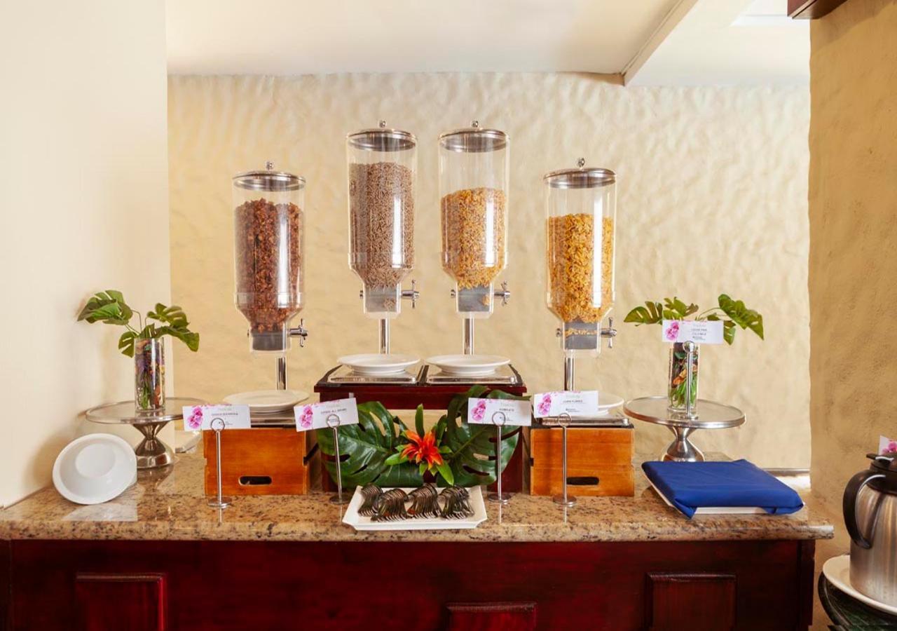 Wyndham San Jose Herradura エクステリア 写真 A cereal bar