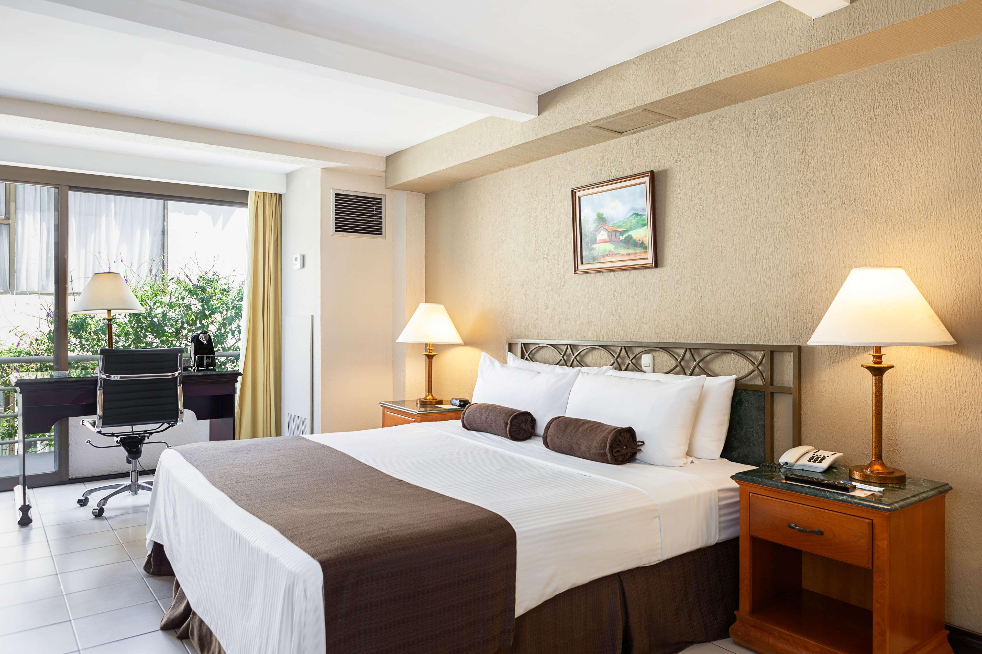 Wyndham San Jose Herradura エクステリア 写真 A room at the hotel