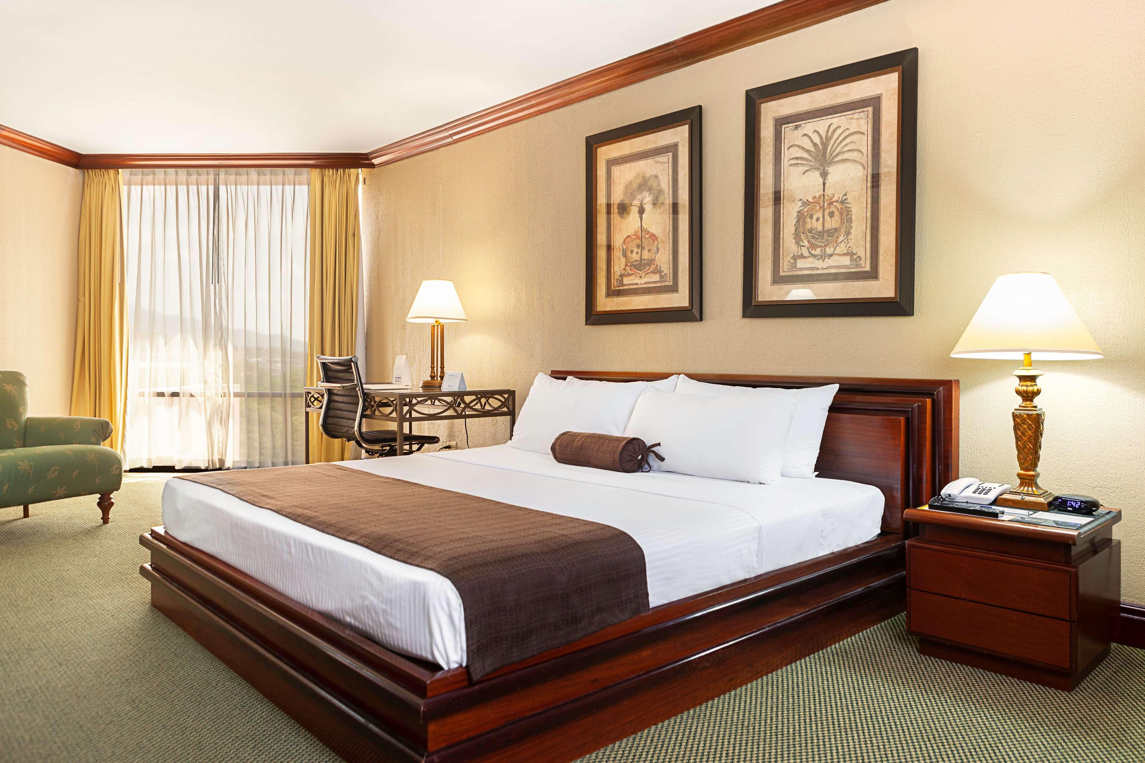 Wyndham San Jose Herradura エクステリア 写真 A typical hotel room