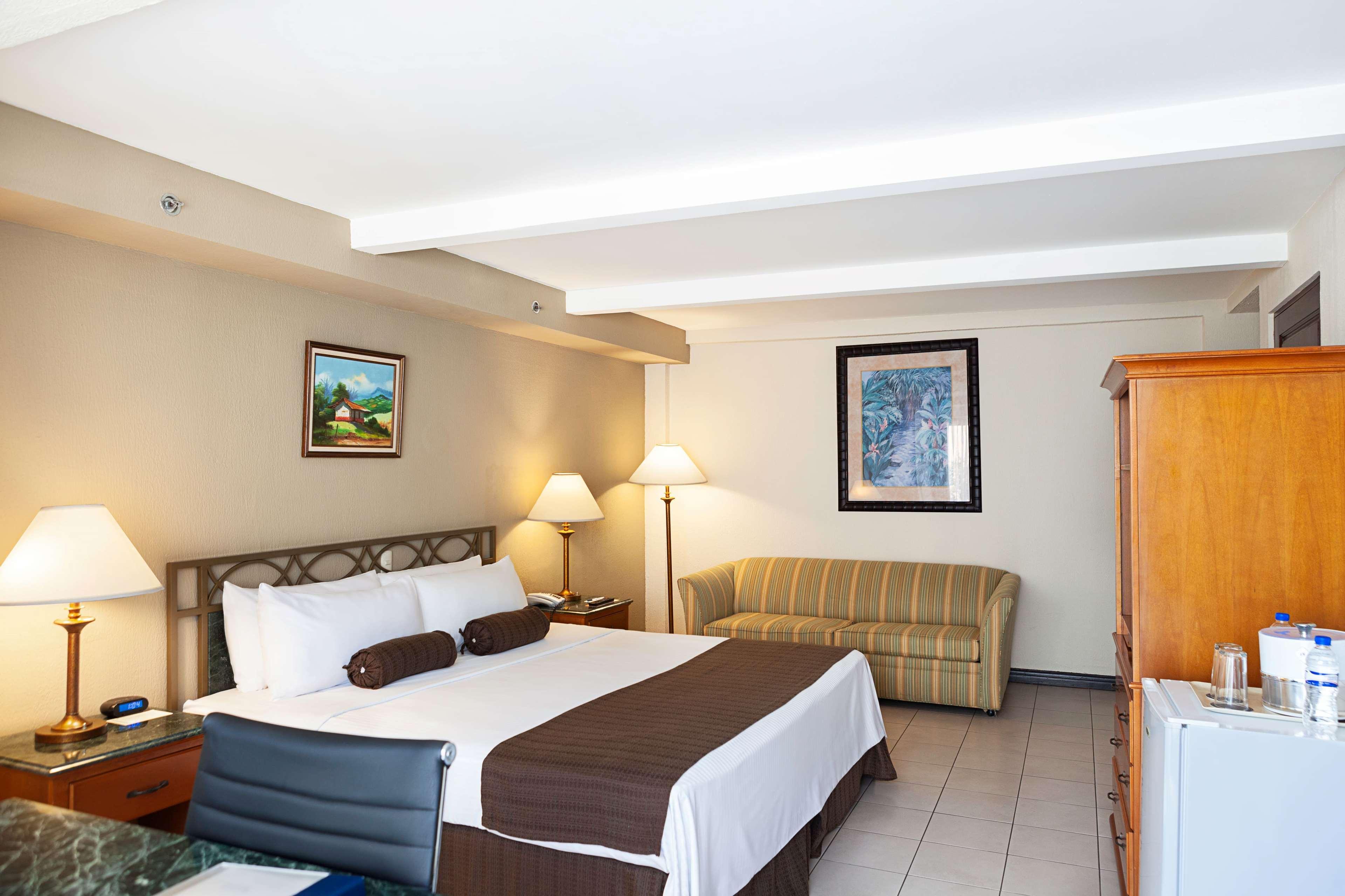 Wyndham San Jose Herradura エクステリア 写真 A room at the hotel