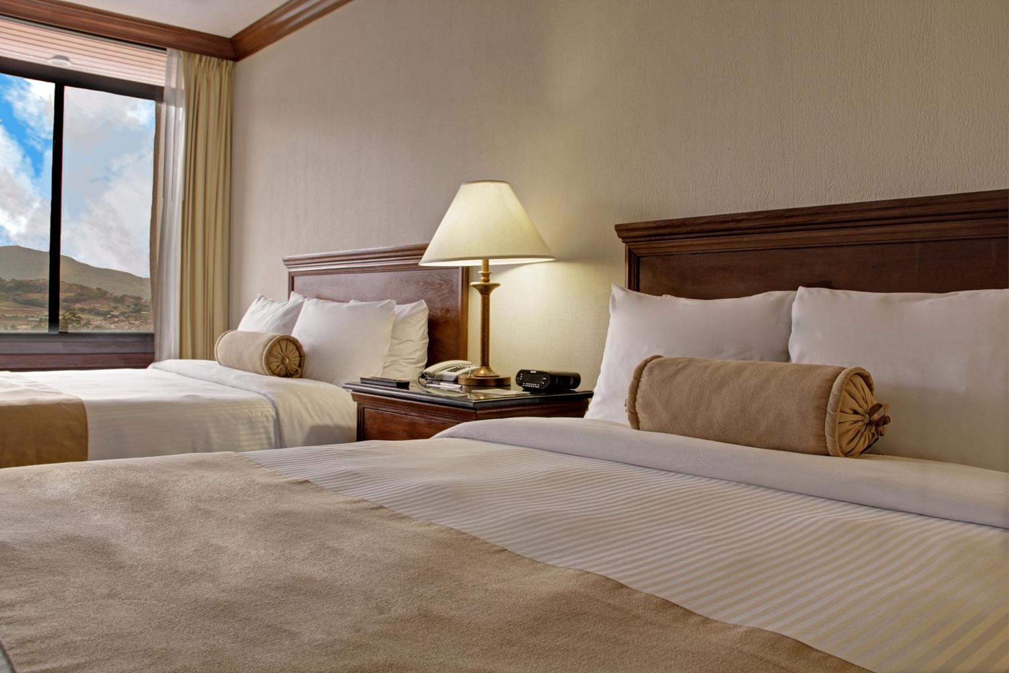 Wyndham San Jose Herradura エクステリア 写真 A typical guest room at the Best Western Premier Collection