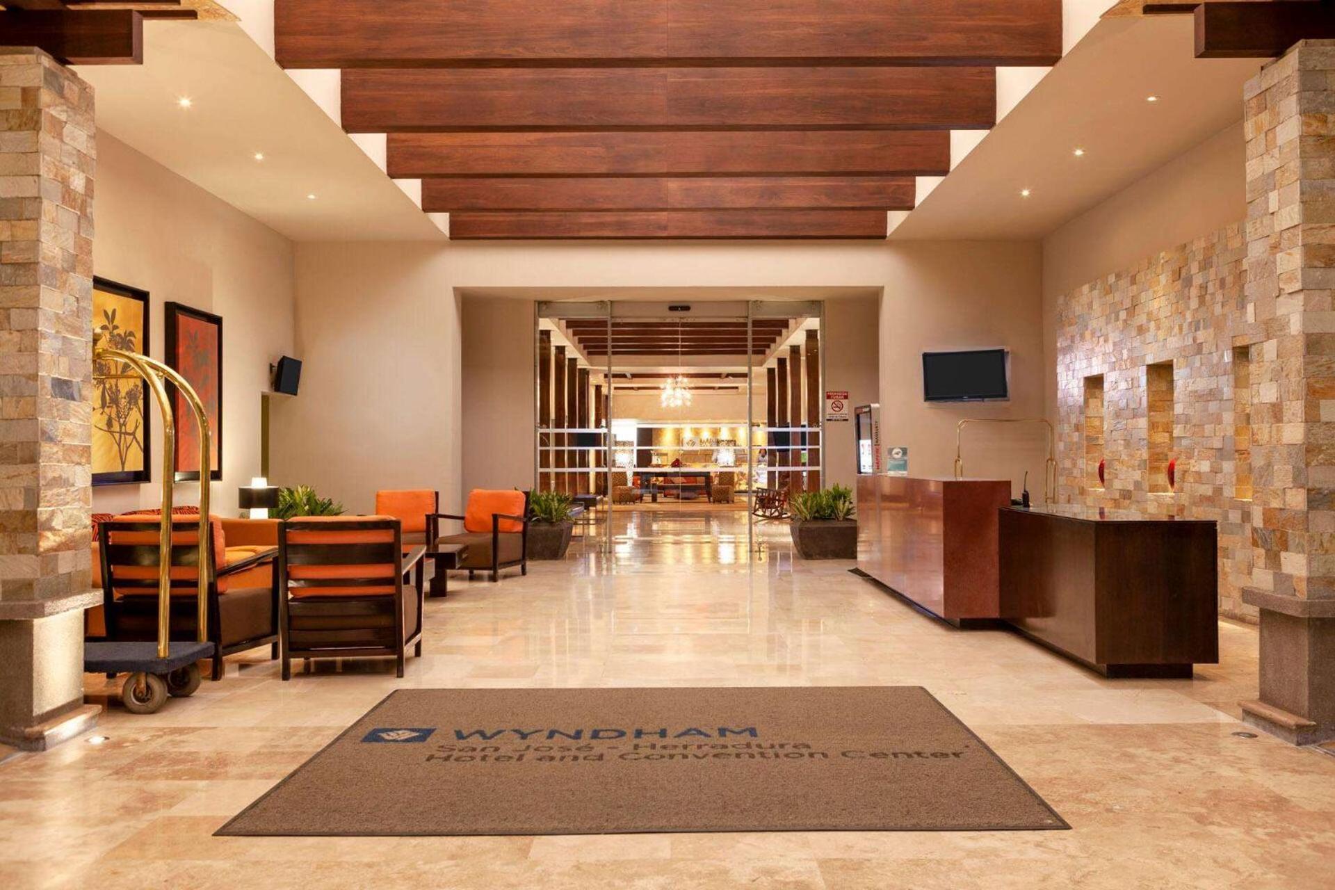 Wyndham San Jose Herradura エクステリア 写真 Lobby of the hotel