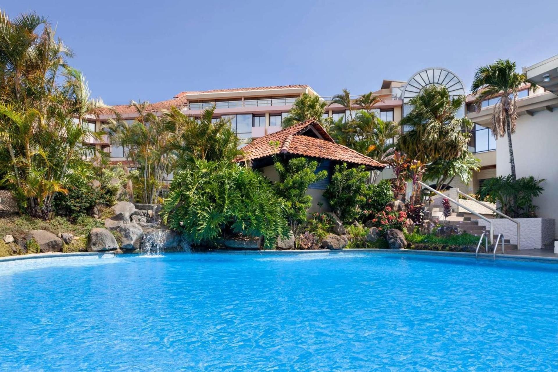 Wyndham San Jose Herradura エクステリア 写真 The swimming pool at the Sheraton Kauai Resort